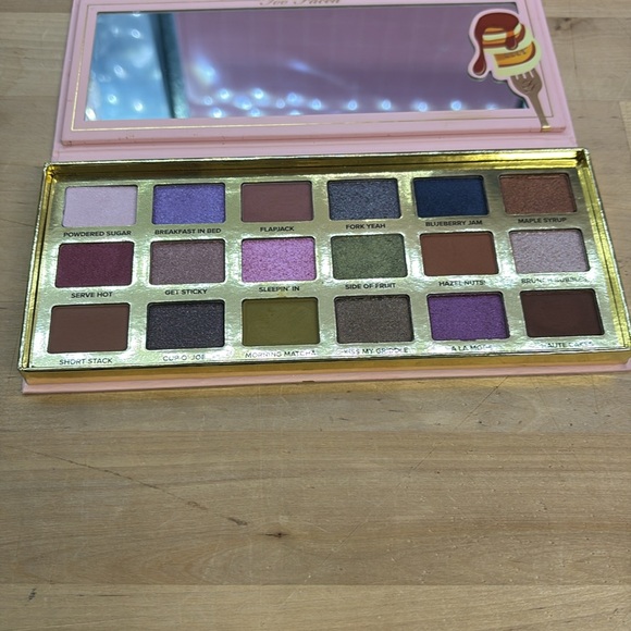 NIB!  Two Faced Maple Syrup Pancakes Pallet - Picture 6 of 8